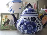 ASIAN DESIGN TEAPOT ~ BLUE & WHITE FLORAL ~ WITH 2 SCENTED CAT MUG MATS