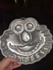 Wilton Sesame Street Elmo Shaped Aluminum Cake Pan
