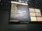 MAC STUDIO CONCEAL AND CORRECT PALETTE " LIGHT " NIB F/S 0.21oz / 6g