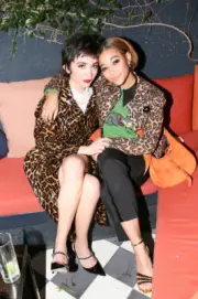 BEAUTIFUL ROWAN BLANCHARD & AMANDLA STENBERG 8X10 Photo
