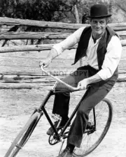 PAUL NEWMAN IN "BUTCH CASSIDY & THE SUNDANCE KID" 8X10 PUBLICITY PHOTO (DA-679)