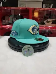 Exclusive New Era 59FIFTY Cincinnati Reds Fitted Hat 7 1/4