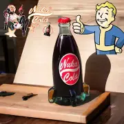 Fallout Nuka Cola Glass Rocket Bottle 21cm Statue & Bottle Caps - Bethesda