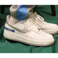 在飛比找蝦皮購物優惠-Nike Air Force 1 白銀 休閒 板鞋 DC52