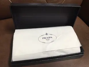 PRADA 全新品 1M1132 藕色女長夾（保卡、原廠盒都有）義大利購入（可議）