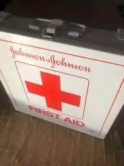 Johnson & Johnson First Aid Kit 8162, NEW