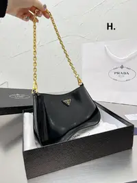 在飛比找Yahoo!奇摩拍賣優惠-小Z代購#Prada 普拉達腋下包 4色 鏈條包 單肩側背包