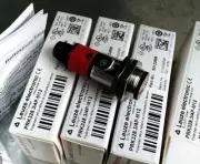 1PC Leuze PRK328.3/4P-M12 PHOTOELECTRIC SENSOR New Expedited Shipping
