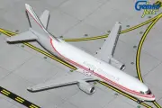 GJKFS1958 GeminiJets 737-400 1/400 Model N405CK Kalitta Charters II