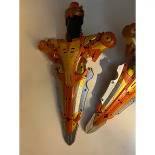 小光玩具 轟轟戰隊冒險者 DX 大劍人 茲邦