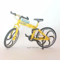 在飛比找蝦皮購物優惠-Bike Diecast Star M22 微型自行車展示黃