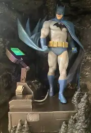 McFarlane Toys DC Multiverse Batman Hush Collectors Edition 1/6 Statue Base.