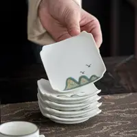 在飛比找ETMall東森購物網優惠-秦初 萬里山河陶瓷茶杯墊 隔熱茶墊 手繪杯托 茶具配件陶瓷碟
