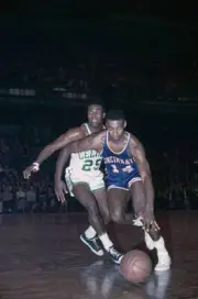 Cincinnati Royals Oscar Robertson Dribbles Downcourt 1964 Basketball Old Photo