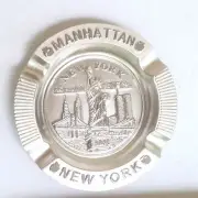 NEW YORK Statue of liberty Manhattan sky line ash Tray 3 Inches metal Cigarette