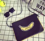 直購 【JP.美日韓】韓國 原裝版本 小香蕉 男 側背包 手拿包 腰包 外出 旅行包 化妝包 男 側背包 手拿包