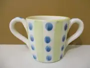 THE MANE LION - BEE - 2 HANDLED CUP 2 3/4" 1107D