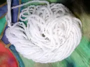 VTG HANK WHITE MATTE FROSTY GLASS SEED BEADS 19 BEADS per inch #022518i
