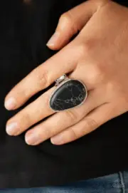 Paparazzi: Marble Mecca - Black Ring