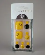 Dashing Diva Magic Press On Nails SMILE ZONE PEDI Square Glossy
