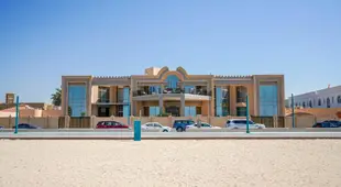 Hometown Apartments - Kite Palace - Lavish 7 Bedrooms villa on Kite Beach