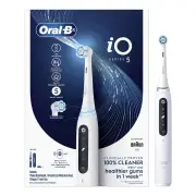 Oral-B iO 5 Series Electric Toothbrush / Travel Case - White