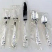 ONEIDA TRILLIA 5 Piece Place Setting NEW NEVER USED Silver Plate
