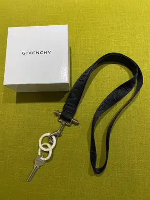 givenchy鑰匙圈項鍊