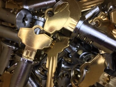 Lot 10 locks and keys fits MOST Bulk GUMBALL CANDY NUT VENDING MACHINE Oak NW
