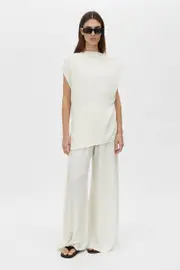 Vespera Twist Top in Off White - CAMILLA AND MARC® C&M