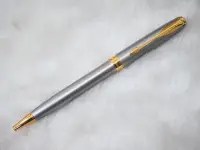 在飛比找Yahoo!奇摩拍賣優惠-C749 派克 法國製 商籟鈦霧銀色烤漆 原子筆(旋轉式)(