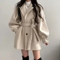 在飛比找momo購物網優惠-【D.studio】韓版翻領綁帶收腰燈籠袖小個子大衣(外套 