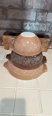 3 UNUSED BROWN & TAN NESTING MIXING BOWLS WOODLAND CINDERELLA PYREX 443 442 441