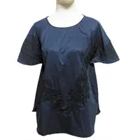 在飛比找momo購物網優惠-【PANGCHI 龐吉】素面連袖繡花上衣(1723006-3