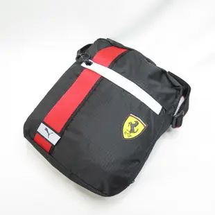 PUMA FERRARI RACE系列側背中包 斜背包 07732602 黑紅【ispotr愛運動】