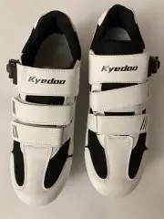 Kyedoo Cycling Shoes Women’s Sz 10 (44) White Hook And Loop Close