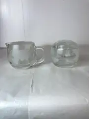 VINTAGE NESTLE WORLD GLOBE CREAMER CREAM PITCHER & SUGAR BOWL W/LID