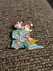 Disney Parks Holiday Christmas 2020 Goofy Wrapped Around Ribbon Pin