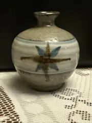 VTG 1970s Stoneware Pottery Studio Art Pottery Vase 4.5” Gray Speckled W/Blue