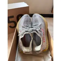 在飛比找蝦皮購物優惠-二手 Adidas Yeezy Boost 350 V2冰藍