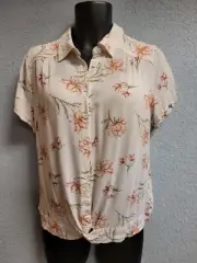 torrid floral print button down Blouse with tie front detail Size 1 NWT. #126