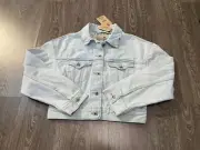 Women Levi's Silvertab Cropped Trucker Denim Jean Jacket Size XS A35020002 NEW