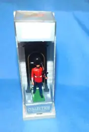 Britains Collection Pageantry, Heritage, Tradition British Guardsman, NEW