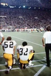 Pittsburgh Steelers Franco Harris runs with the ball during traini- Old Photo 1