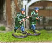 THE COLLECTORS SHOWCASE 28MM WW2 GERMAN FALLSCHIRMJAGER CBG010 RIFLE SMG TEAM