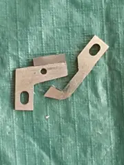 GLOBE LOCK OVERLOCKER KNIVES... UPPER AND LOWER KNIFE SET..