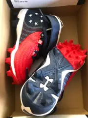 Under Armour Bryce Harper 4 Mid RM Jr Cleats w/Box - SZ 11Y Red White Blue