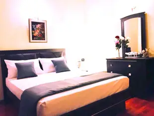 尼甘布市的2臥室別墅 - 400平方公尺/2間專用衛浴Luxury bed room with balcony and private lobby