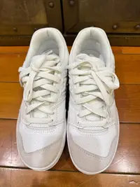 在飛比找Yahoo!奇摩拍賣優惠-NewBalance550純白運動鞋