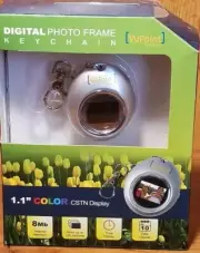 Digital Photo Frame Keychain 1.1" Color Display VuPoint 8Mb ~DKF-D110A-VP